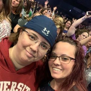 Meet your Posher, Dana